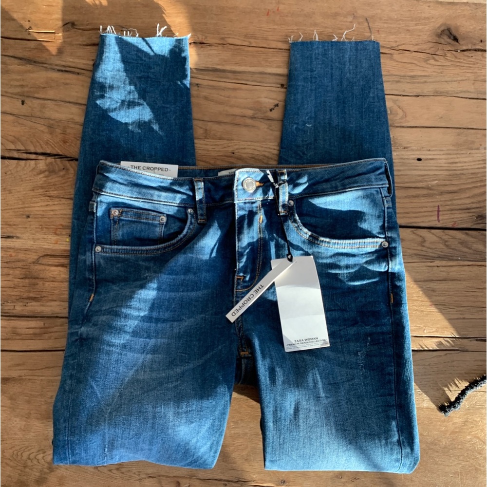 Brand new with tags Zara size 4 distressed skinny “ the cropped “